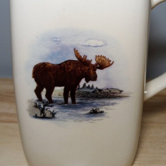 Vintage Wildlife Ceramic Stein Extra Large - Picture 1 of 2